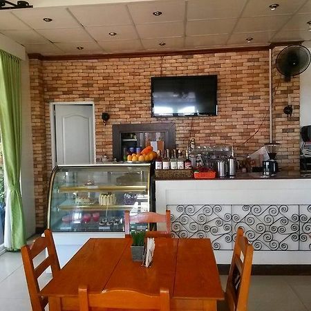 Veronica Hotel Roxas City Buitenkant foto
